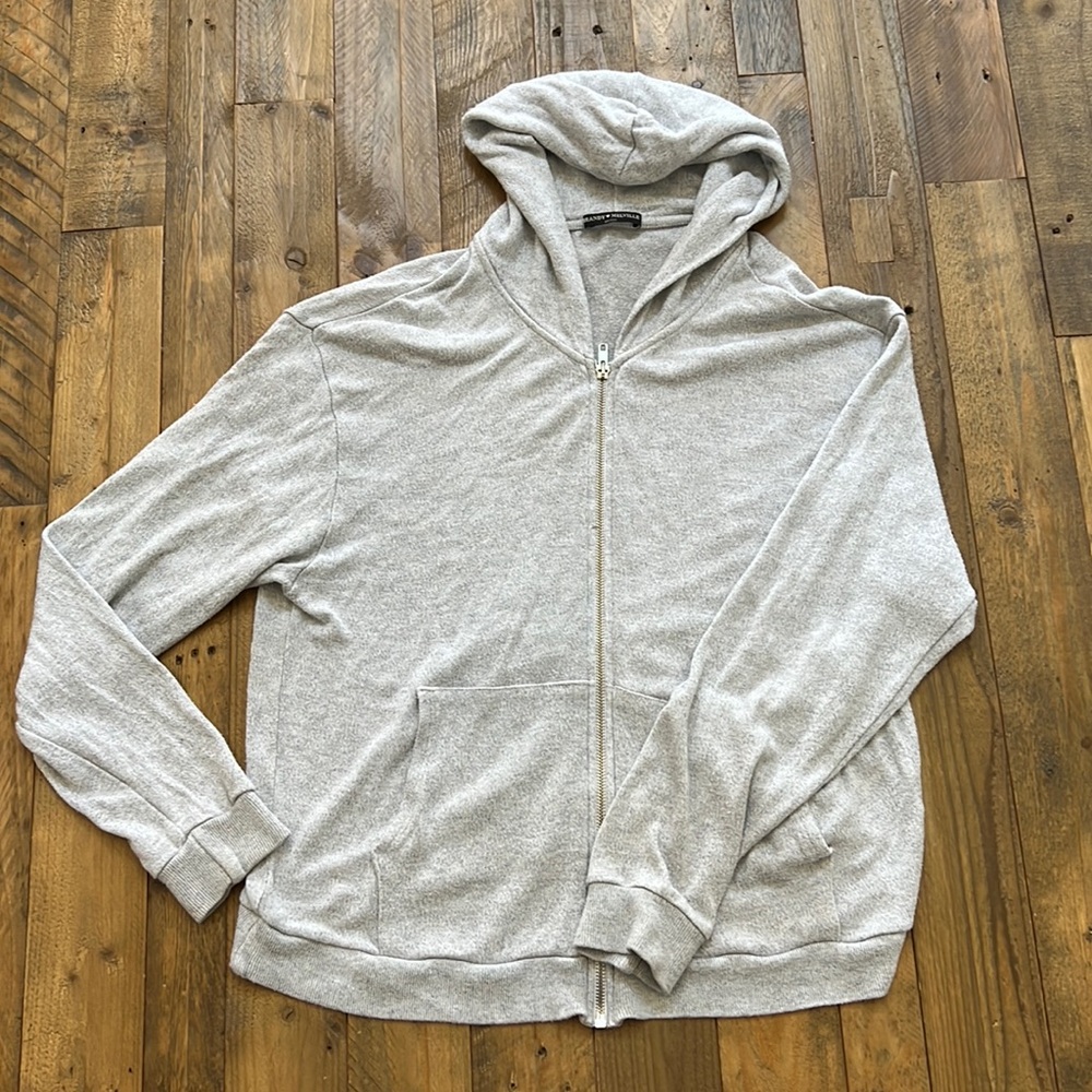Brandy 🩷 Melville hooded zippered sweatshirt.